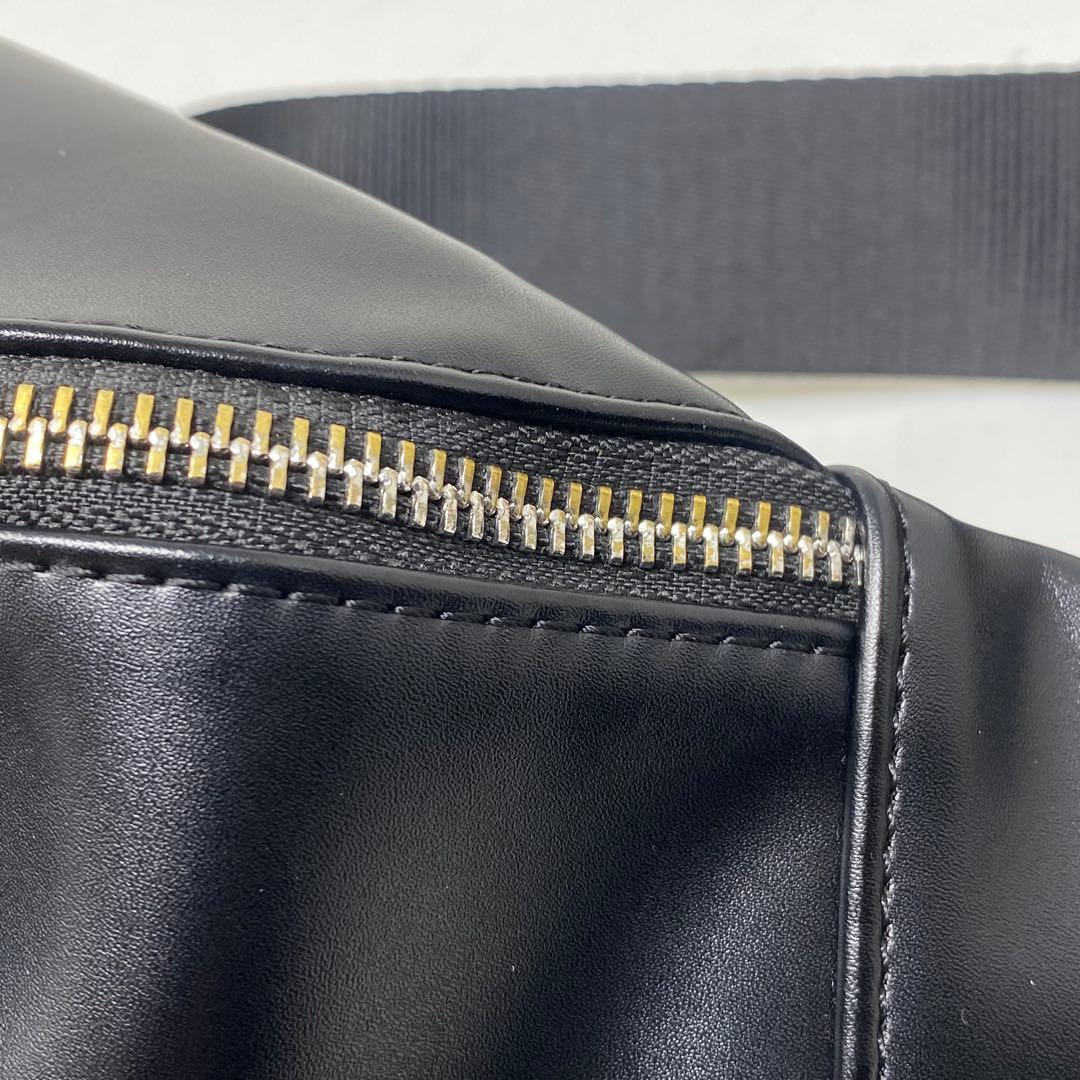 MARY QUANT エポビジューデイジーボディバッグ マリークワント ブラック