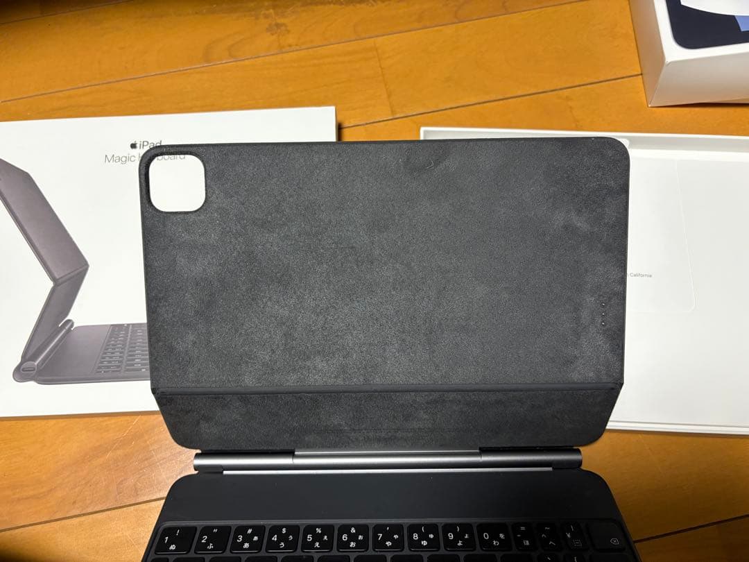 iPad air 第4世代 + Magic Keyboard 付き