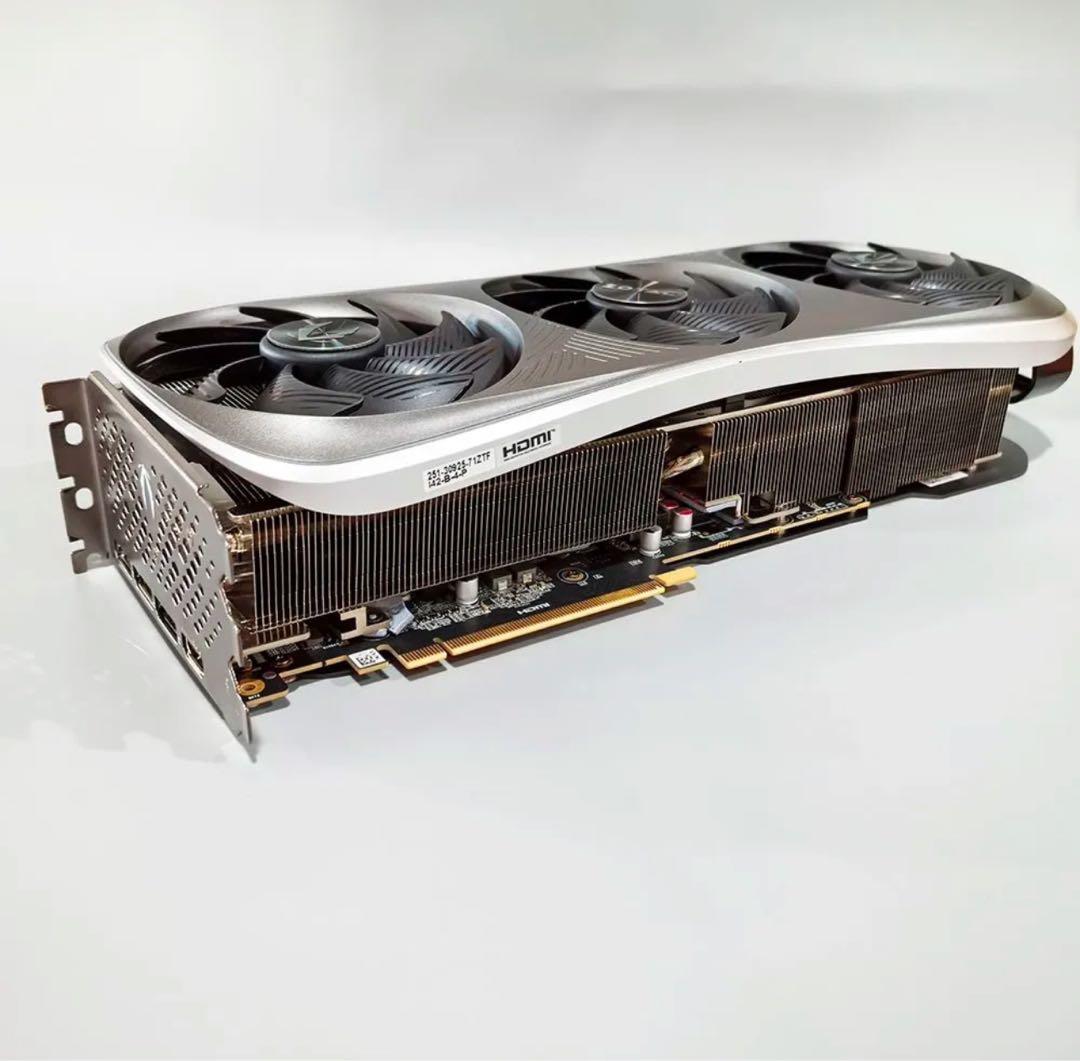 e*5様 RTX 4090 Phantom 　グラフィックスカード
