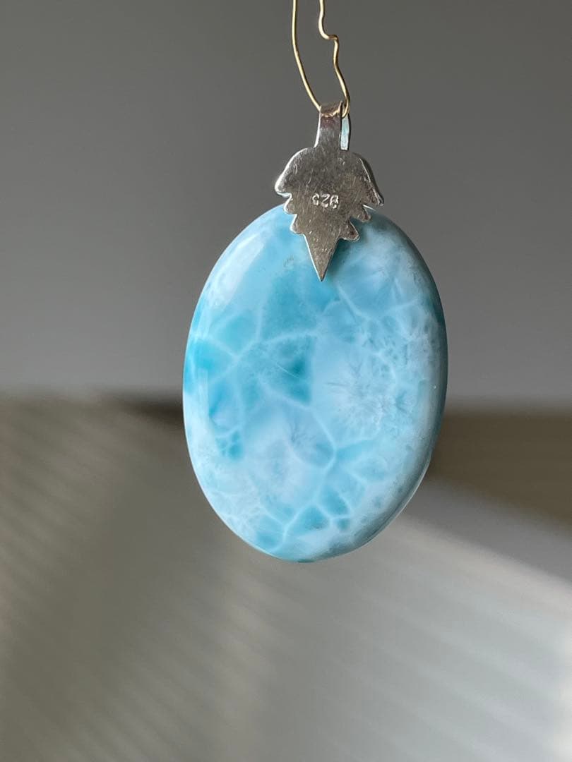 天然石ラリマー☆高品質！オーバル型ペンダントトップ☆リーフ型バチカンがステキ！