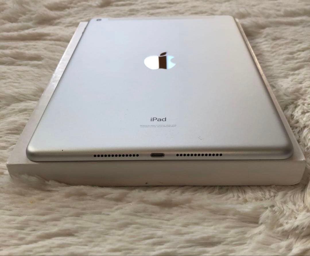 【即購入OK】iPad 第7世代 セルラーモデル