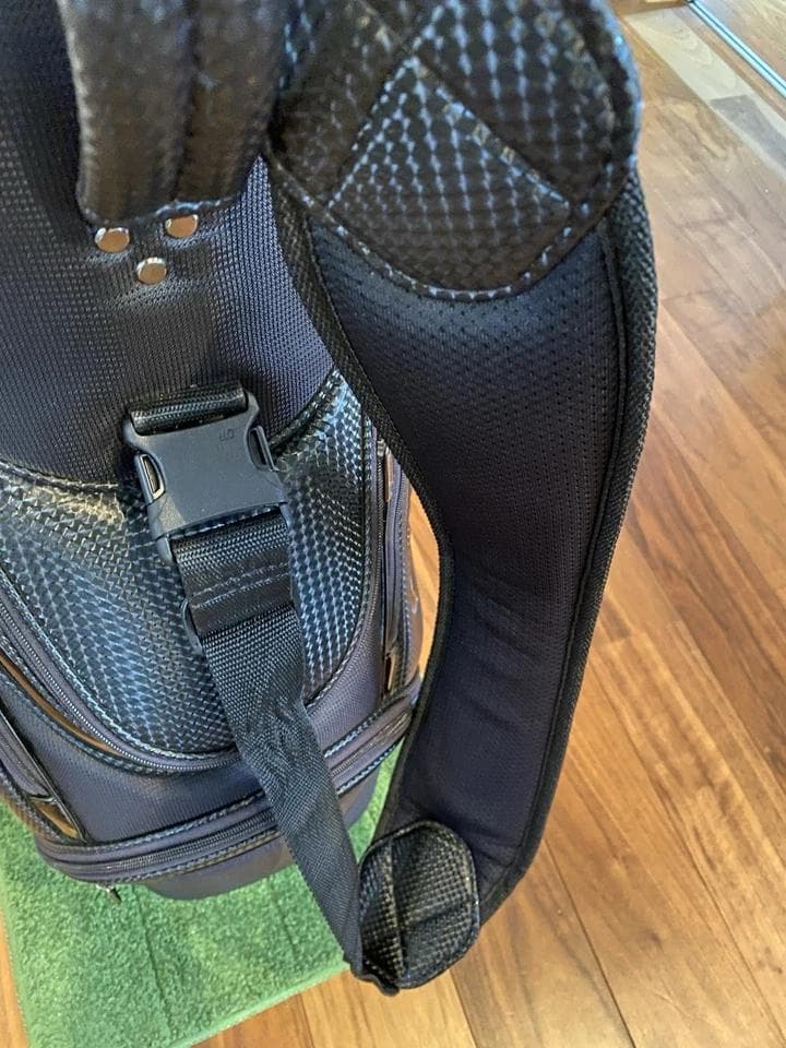 【レア希少】タイトリスト オールブラック 軽量　ゴルフバッグ キャディバッグ　黒