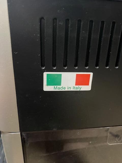 De'Longhi Magnifica エスプレッソマシン