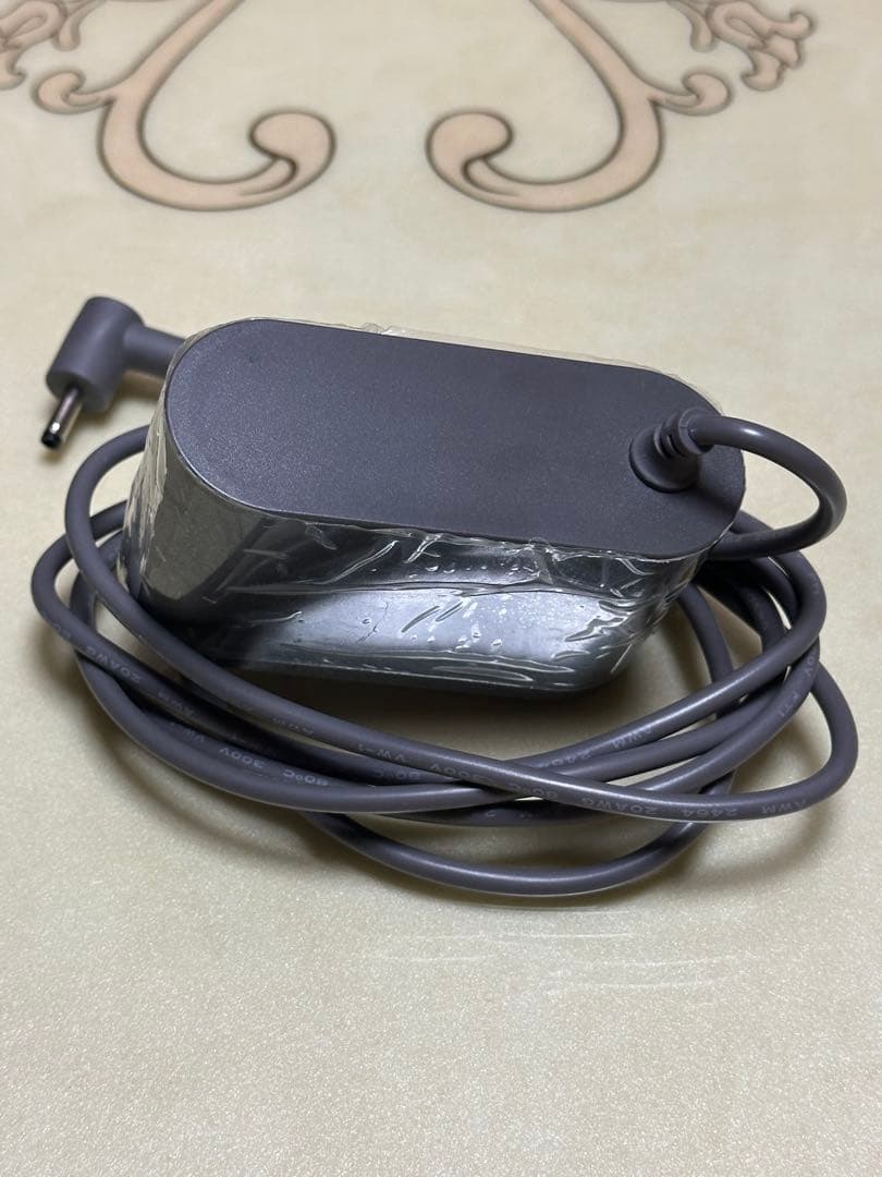 dyson デジタルスリム　SV18 コードレス掃除機