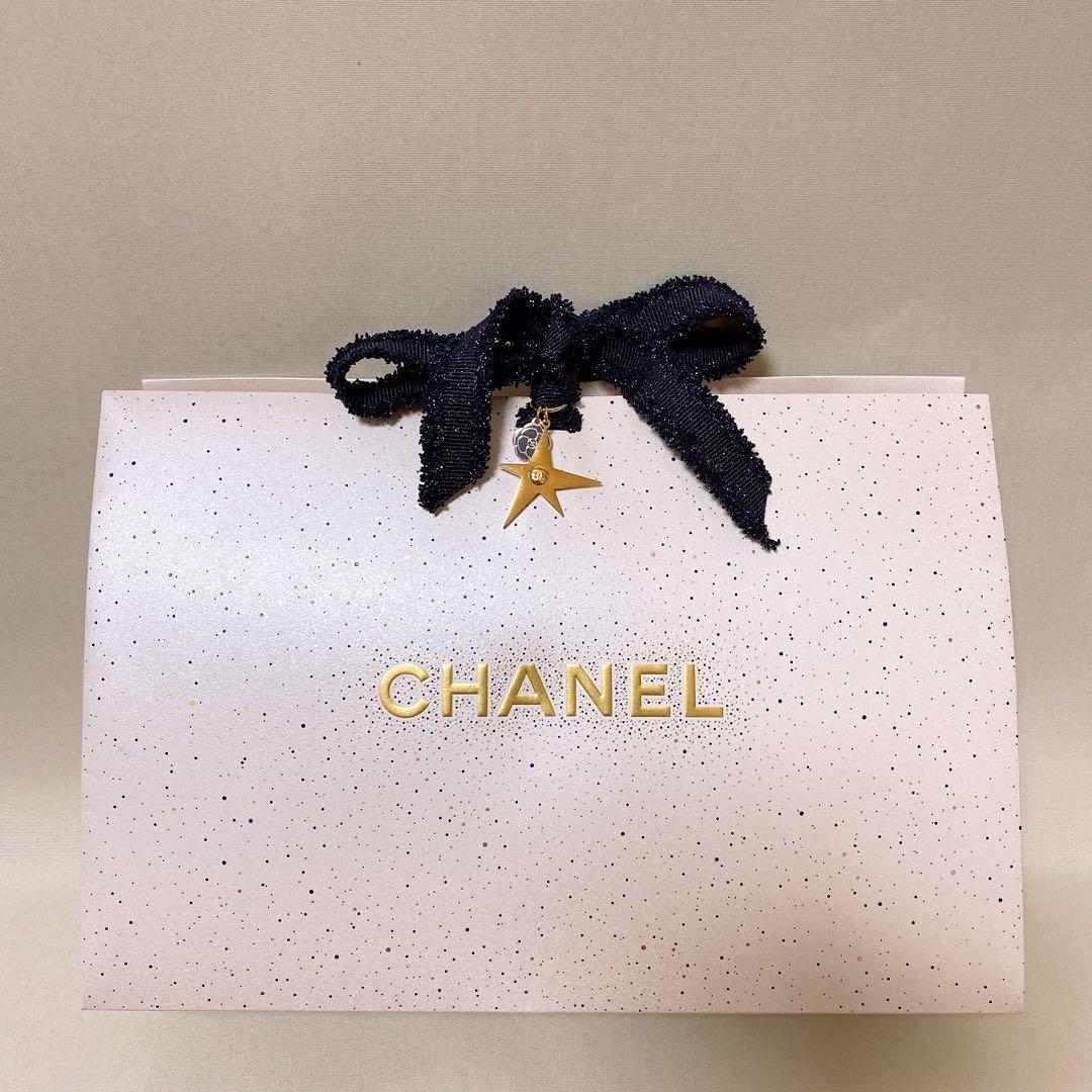 h*a様 CHANEL 2025クリスマスコフレ リップアンド ネイルケアセット