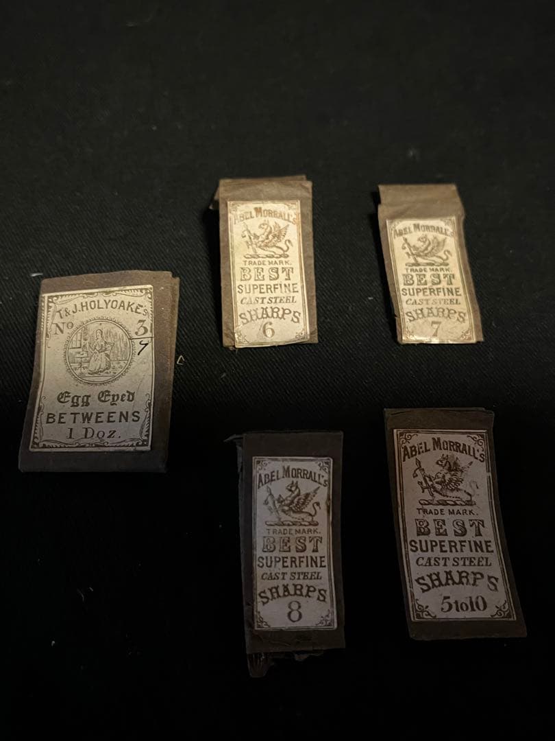 激レア！ビクトリア時代の裁縫針入れ オリジナル 当時の針入れ5枚 当時の針もあり