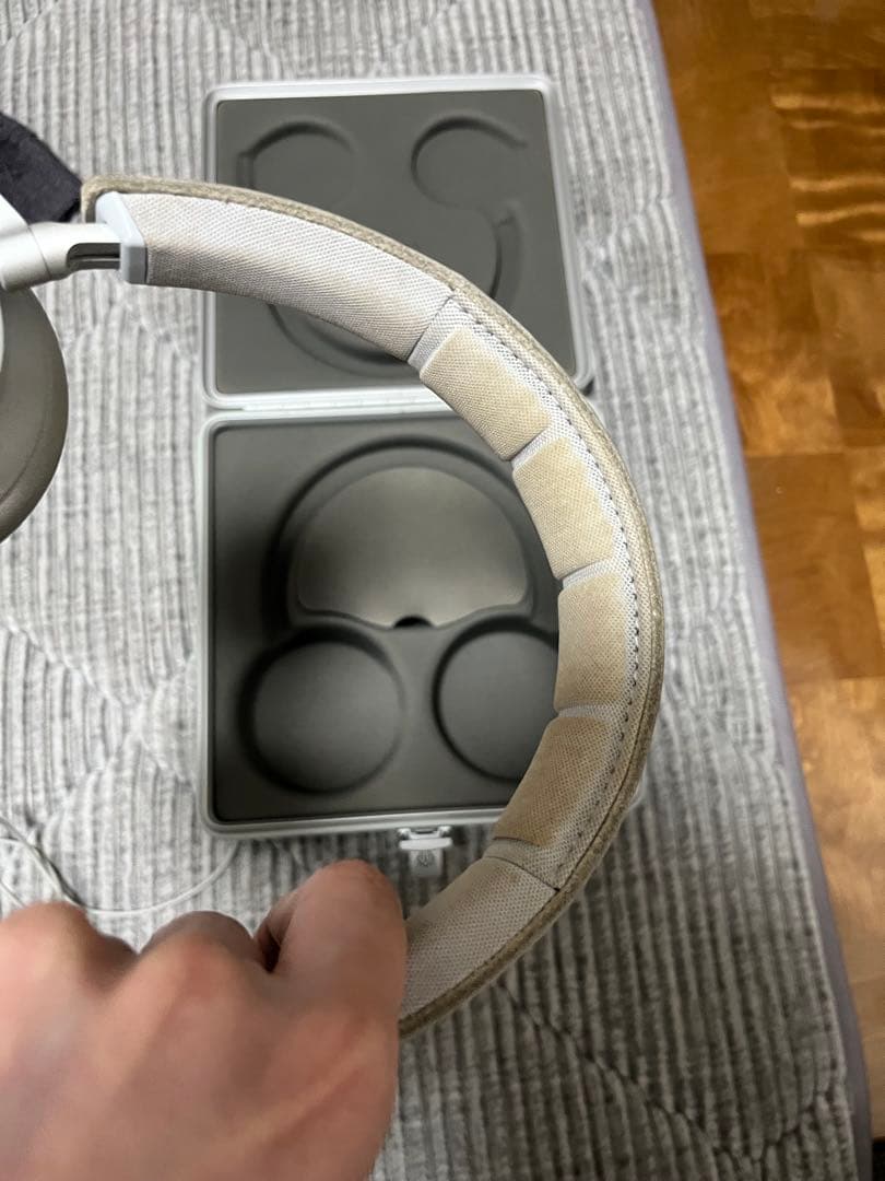 b&o X Rimowa ヘッドホン