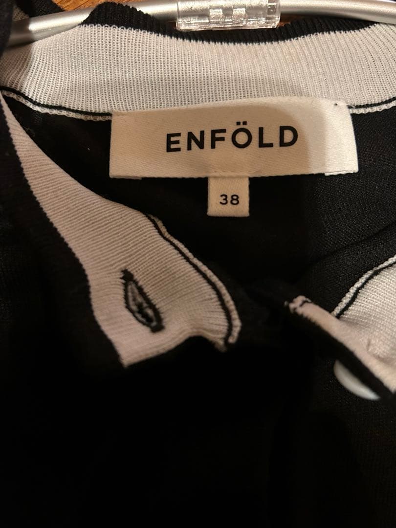 ENFOLD ROUND CARDIGAN 黒