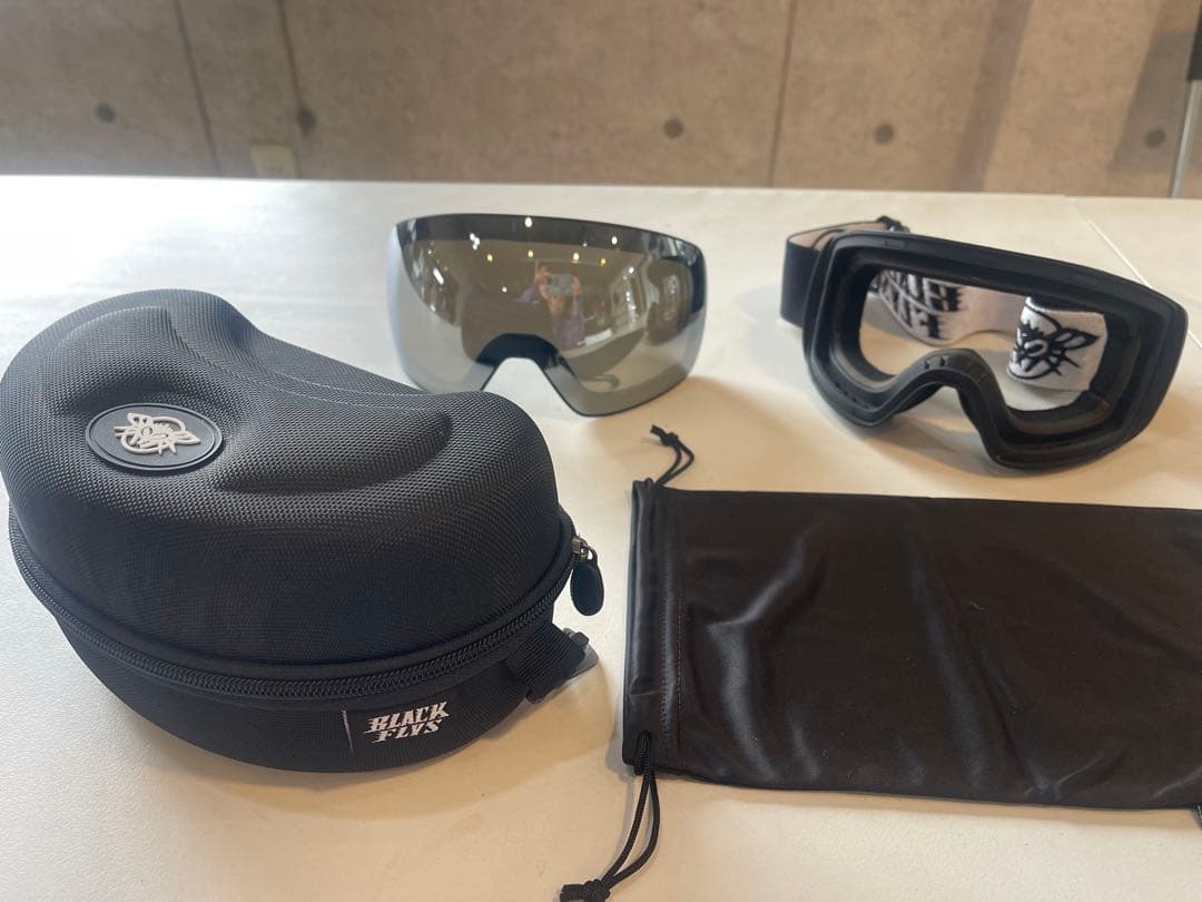 BLACKFLYS スノーゴーグル　球体ミラーライトスモークレンズ　マグネット式