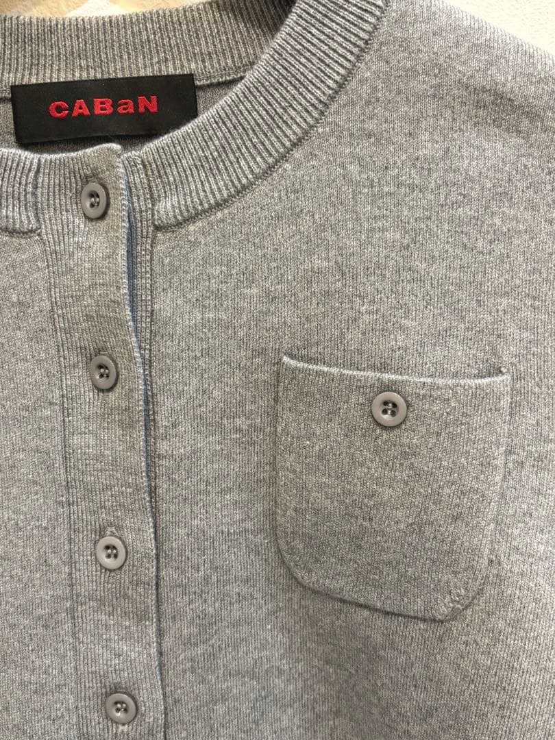 CABANキャバン コットンカシミヤクルーネックカーディガン　グレー