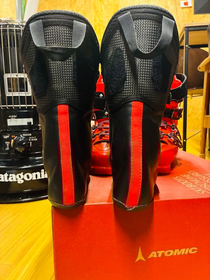 2022/23 ATOMIC 90 スキーブーツ　23.5