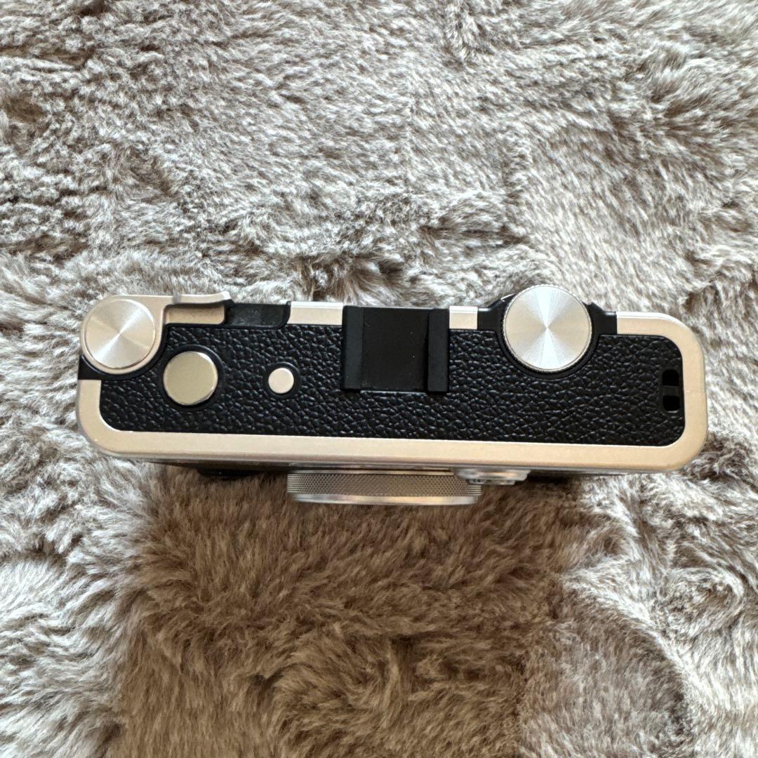 FUJIFILM instax mini Evo 本体と付属品