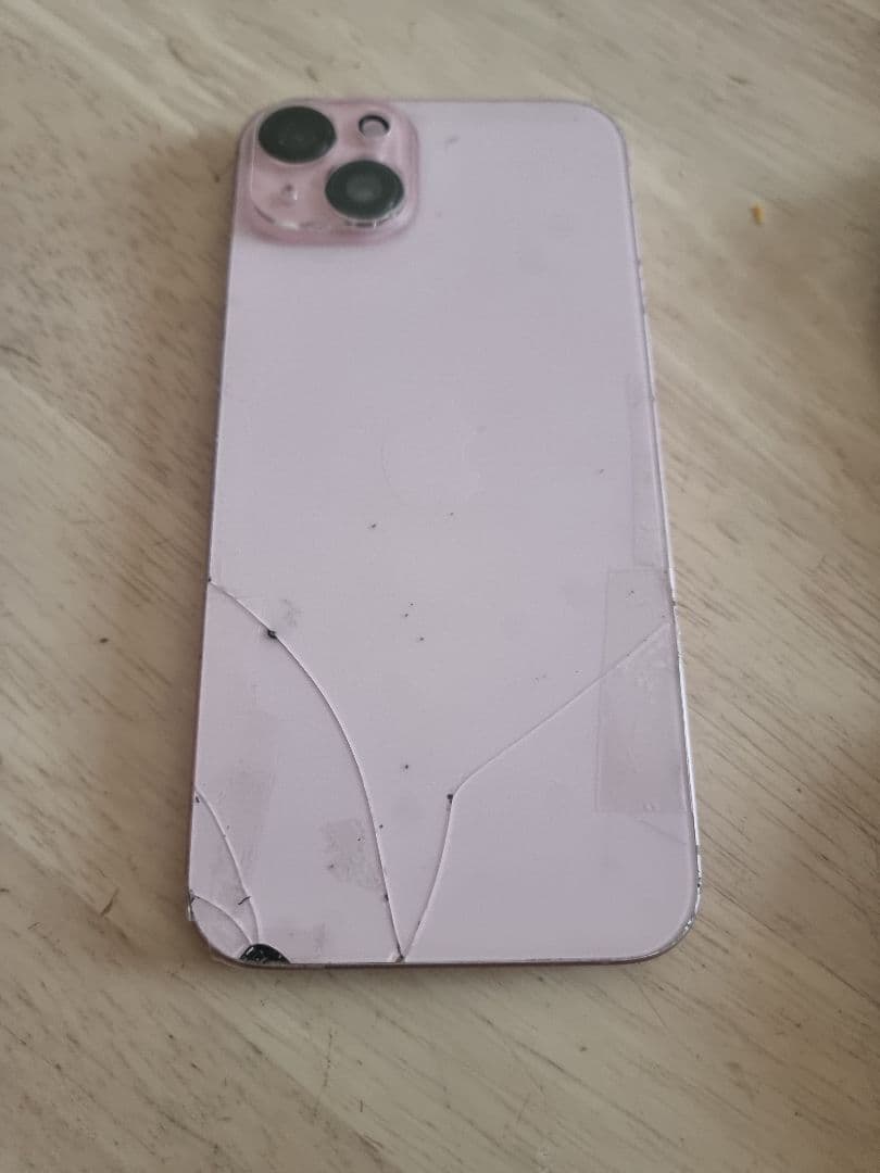 iPhone15plus　ピンク　フェイスid不可背面われあり