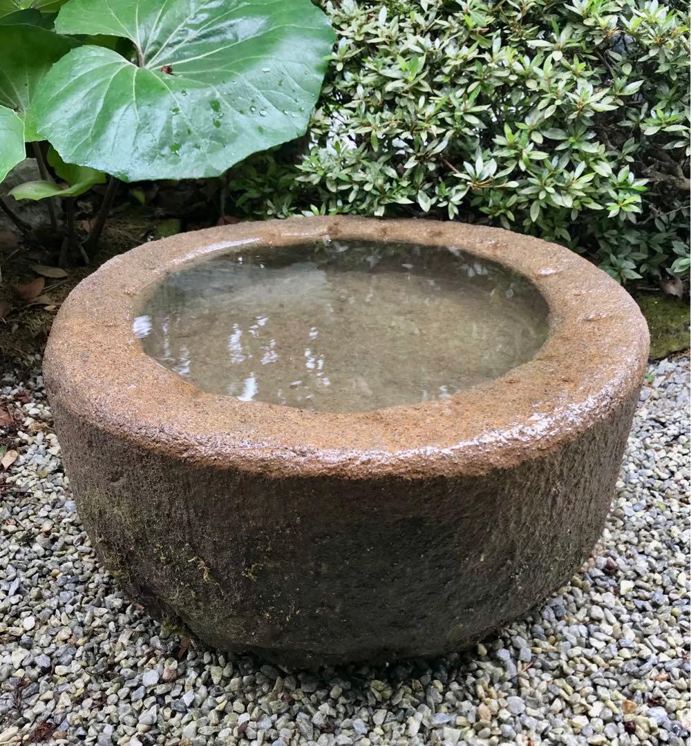 更に値下げ中天然自然石・水鉢・蹲・庭石・バードバス・オブジェ・ガーデニング