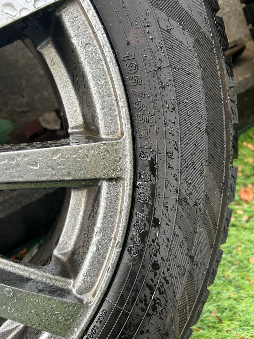 YOKOHAMA IG60スタッドレス　30 50プリウス　など　PCD100