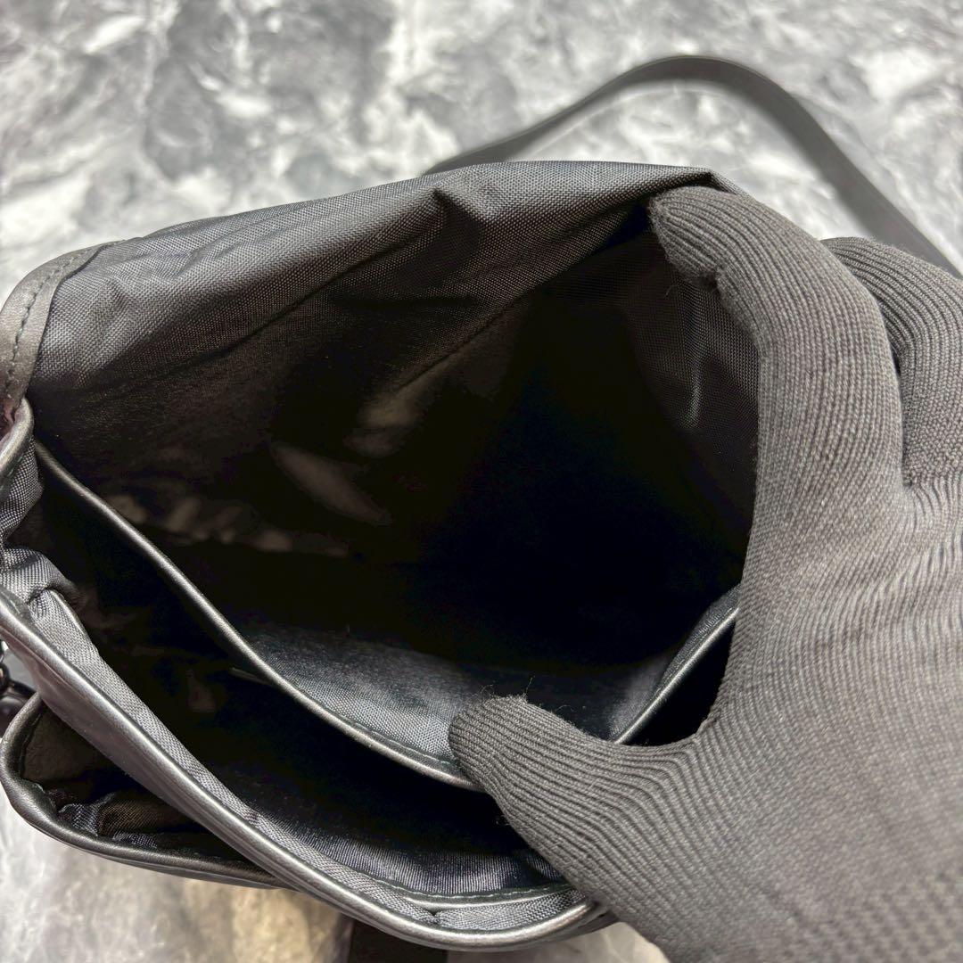 希望額✨ハンティングワールド　ショルダーバッグ　バチューサー