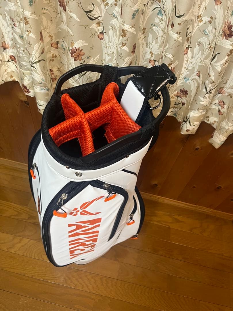 アビレックスゴルフ　キャディバッグ ホワイト U.S.A.F.ロゴ付き