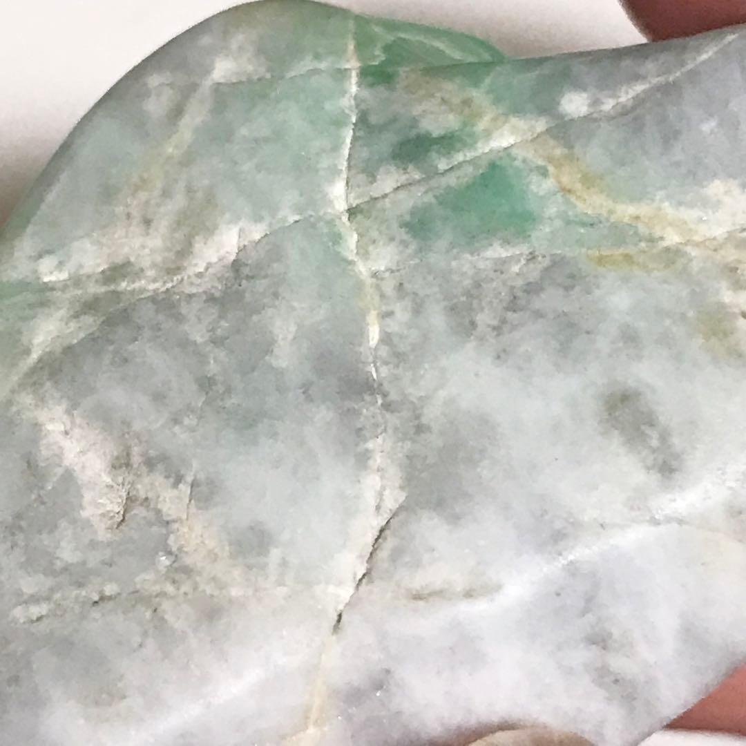 糸魚川翡翠　美石　明るく鮮やかな翠　金山谷　108g