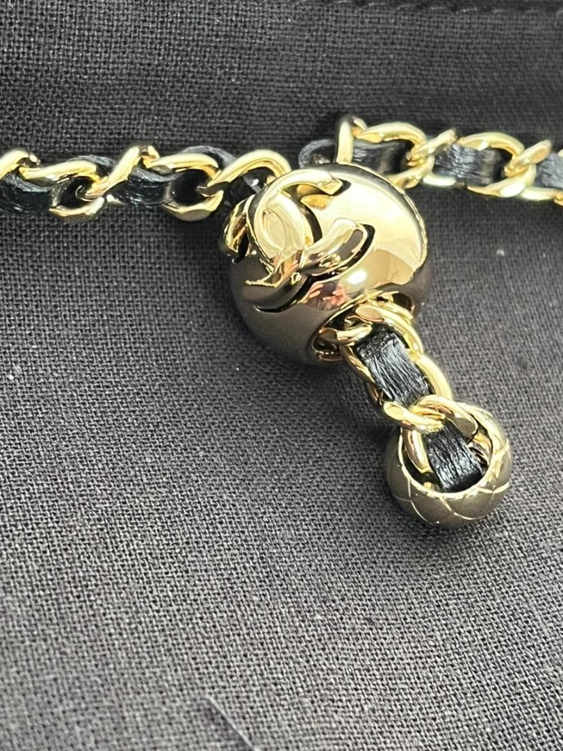 新品未使用 ★CHANEL★チェーン クラッチ iPhone 15Pro ケース