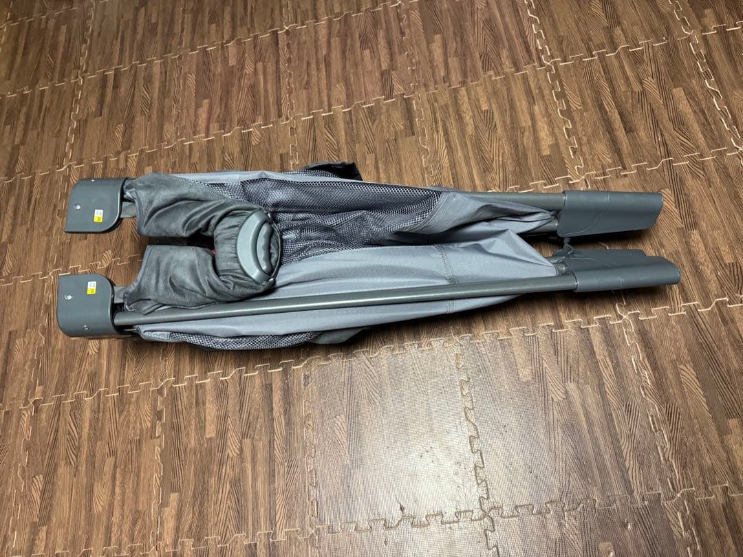 アップリカ　ココネルエアープラスAB ベビーベッド　グレー