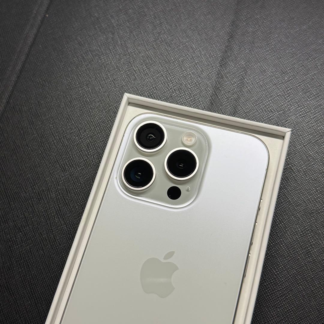 iPhone 15 Pro 512GB SIMフリー ホワイトチタニウム