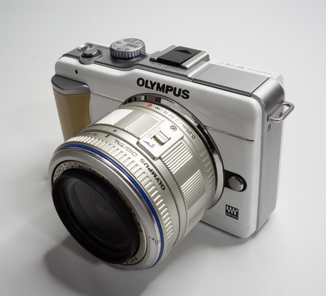オリンパスPEN E-PL1ボディ＆ズームレンズ＆バッテリー、充電器など