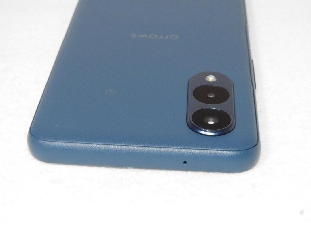 良品 FCNT arrows We2 F-52E ネイビーグリーン SIMフリー