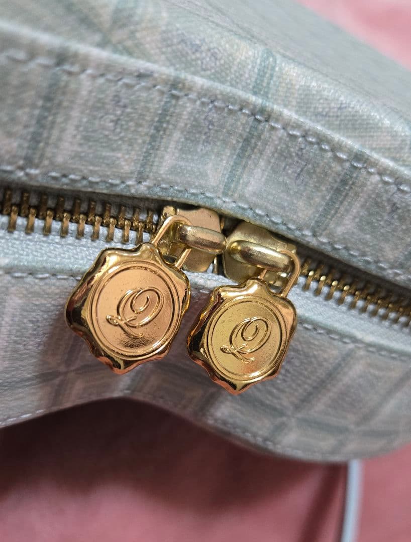 【最終価格】Q-pot. ミントチョコレート ハートクロスボディーバッグ