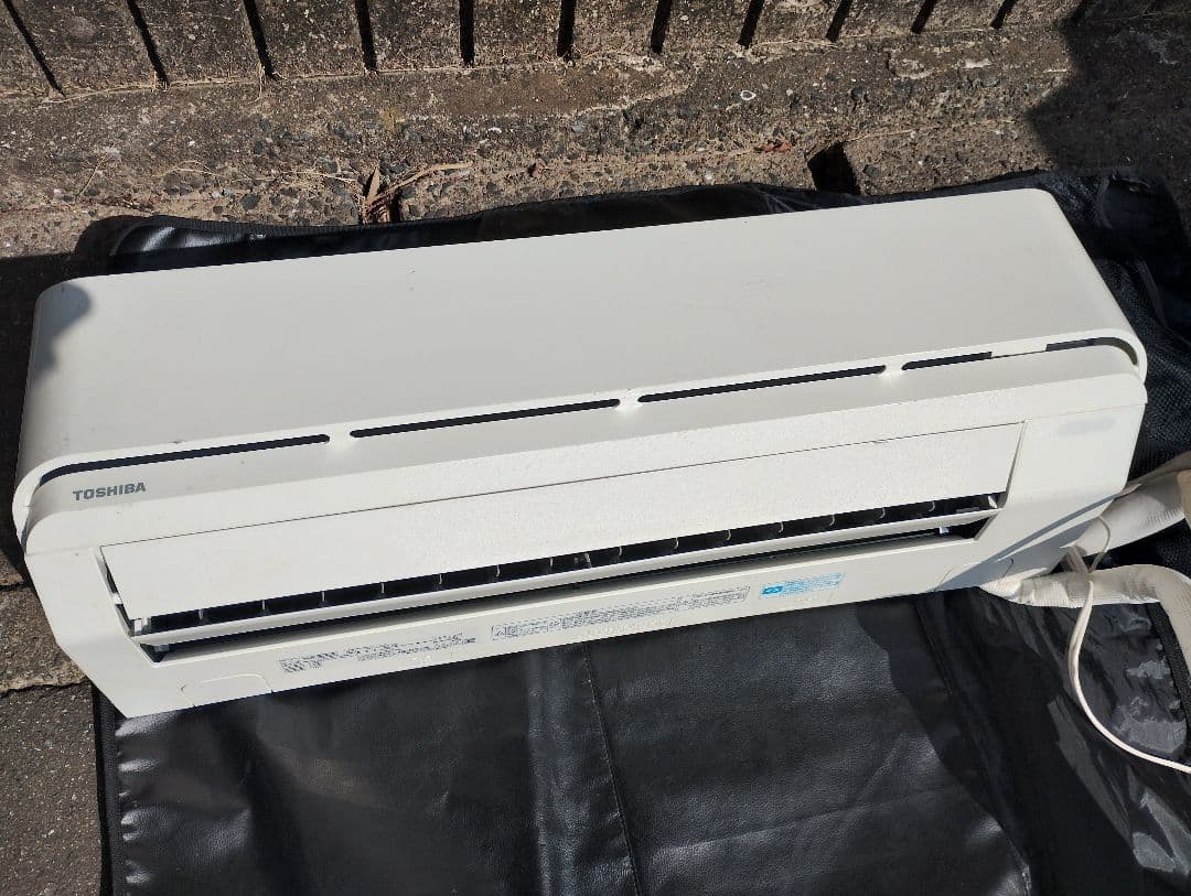 TOSHIBA RAS-225SP (M) ジャンク　エアコン本体室内機のみ