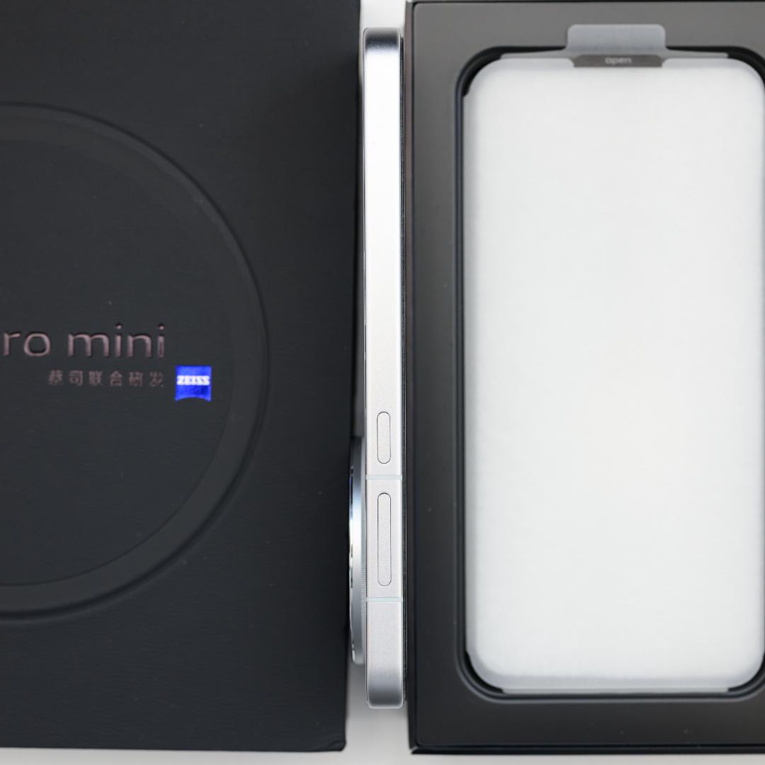 【ほぼ新品】vivo X200 Pro mini ホワイト