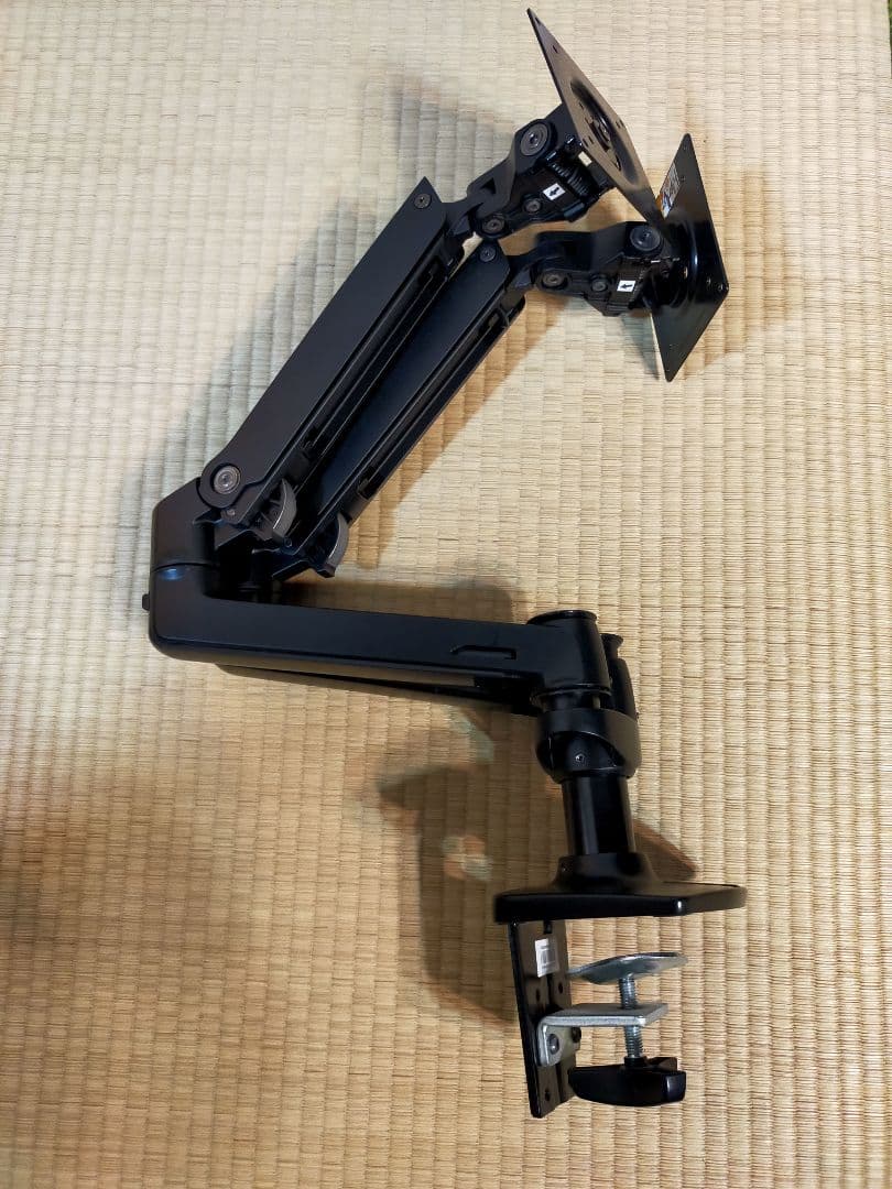 Amazonbasicデュアルモニターアーム エルゴトロン