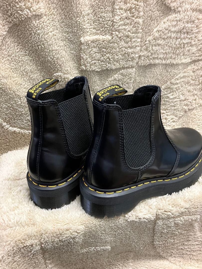 【未使用に近い】ドクターマーチン サイドゴアチェルシーブーツQUAD厚底24cm