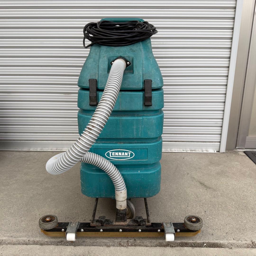 テナント社製　ウェットバキューム　コード式