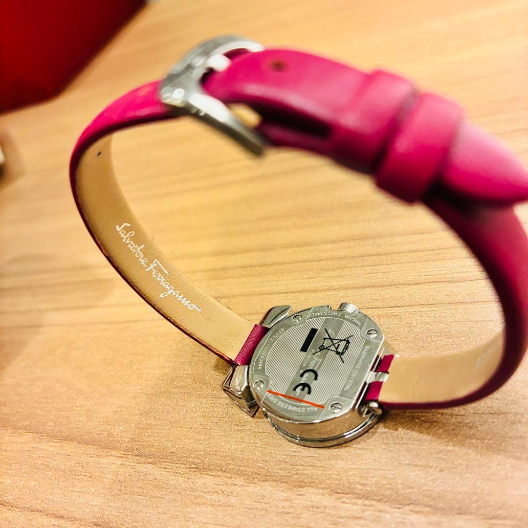 Salvatore Ferragamo フェラガモ ガンチーニ 時計 シルバー