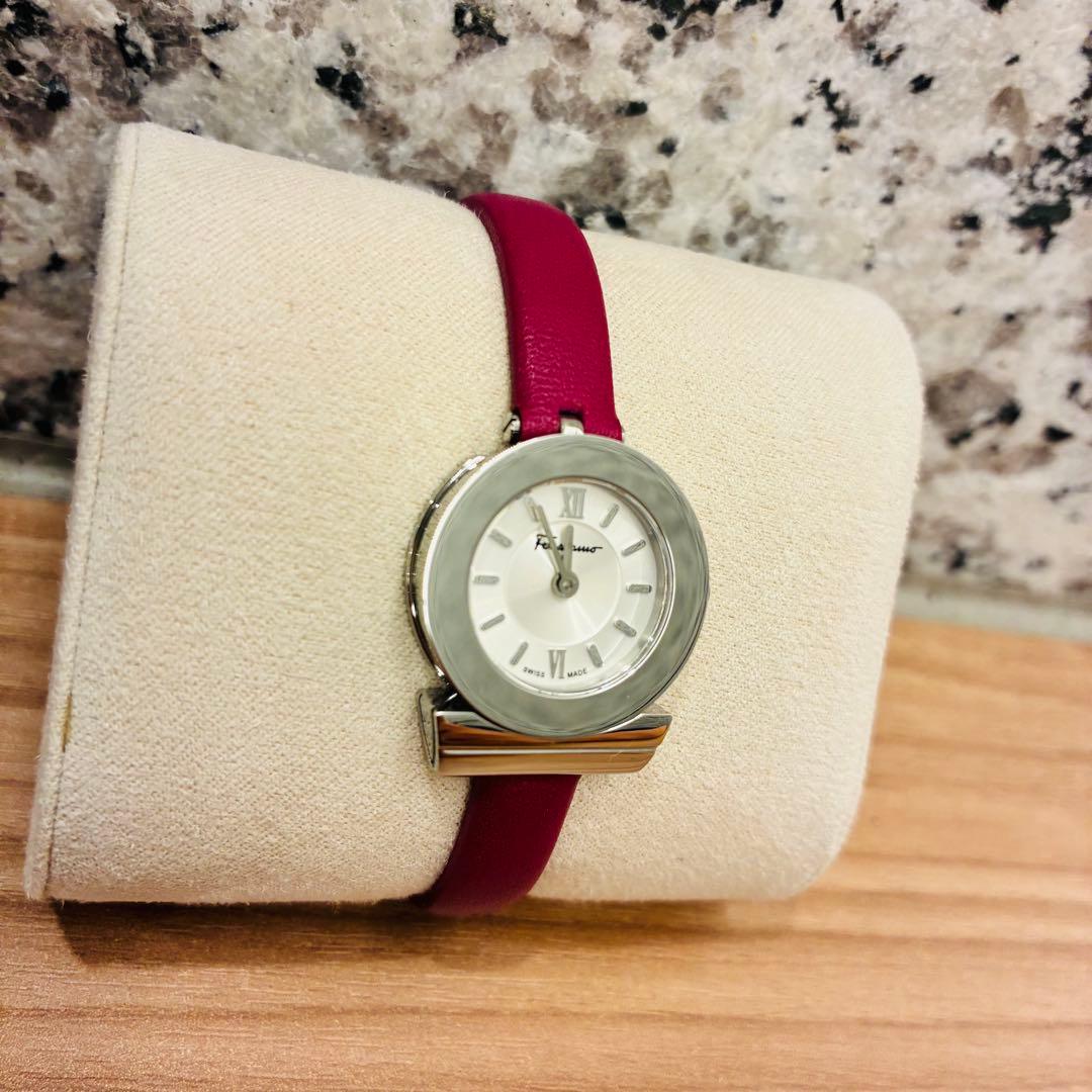 Salvatore Ferragamo フェラガモ ガンチーニ 時計 シルバー