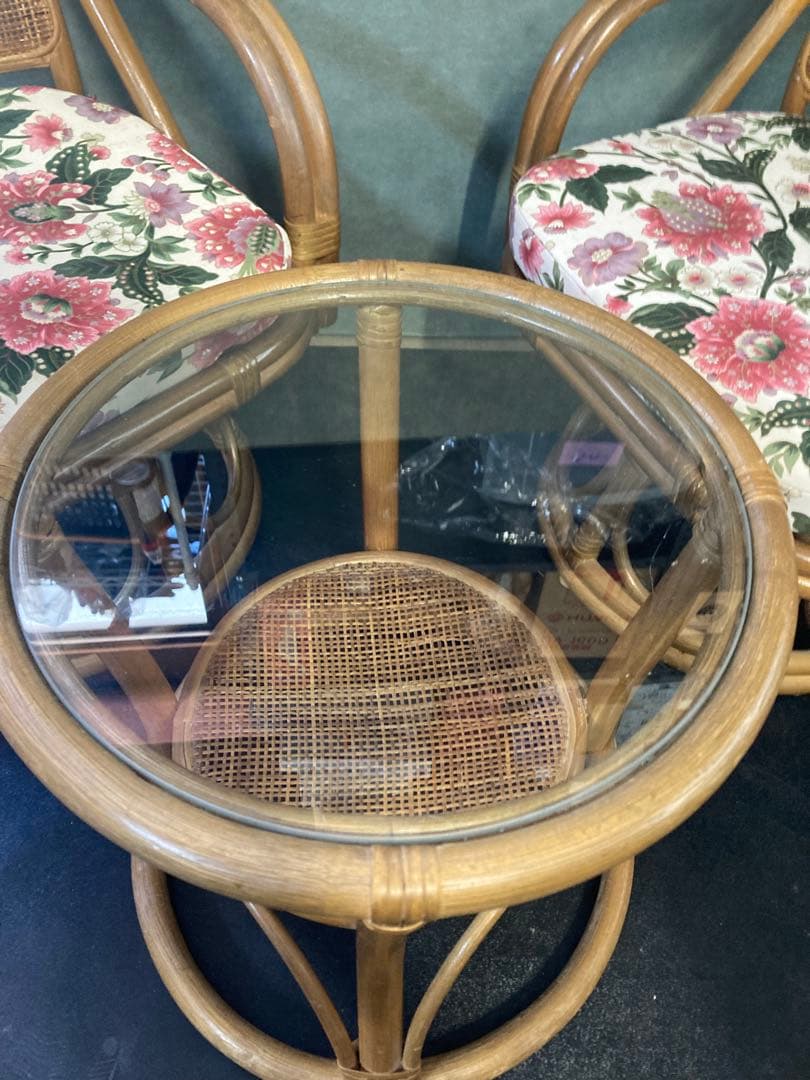 ラタン 回転チェア2脚＆ガラステーブルセット 花柄クッション付き 籐家具