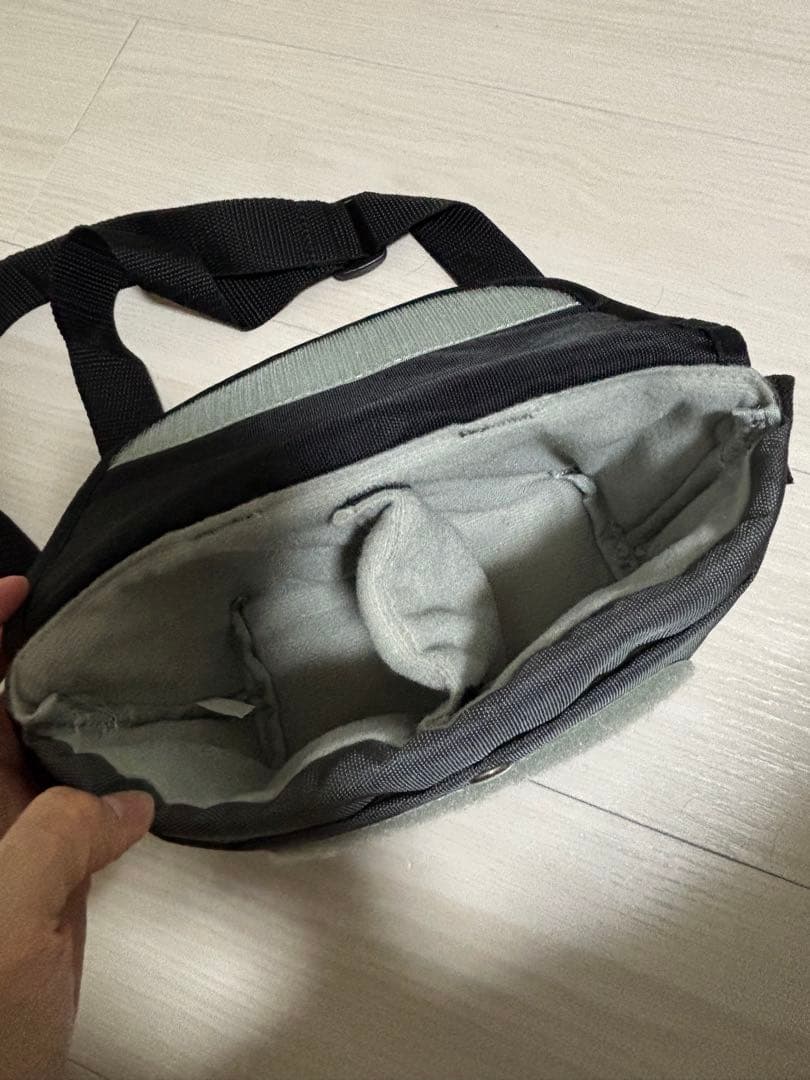 Canon 一眼レフカメラミラーレス　EOSM10