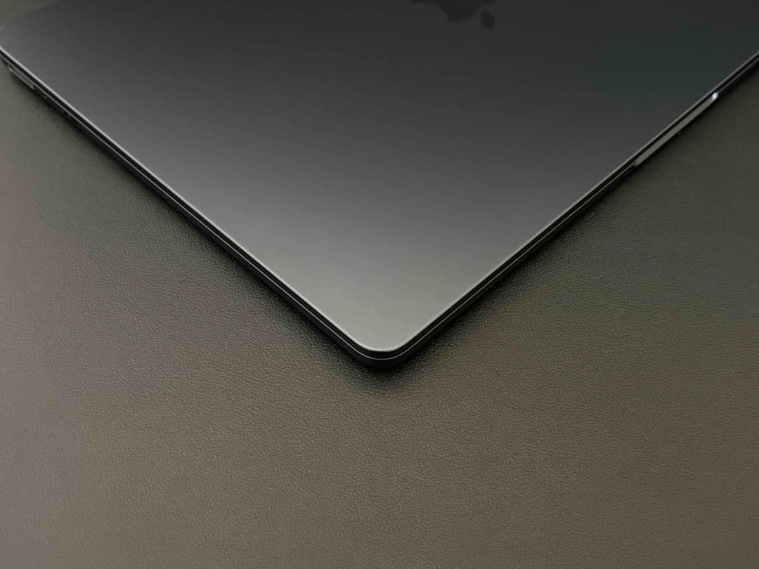 【美品】MacBook Air （M2, 2022）13.6㌅ 元箱 人気色