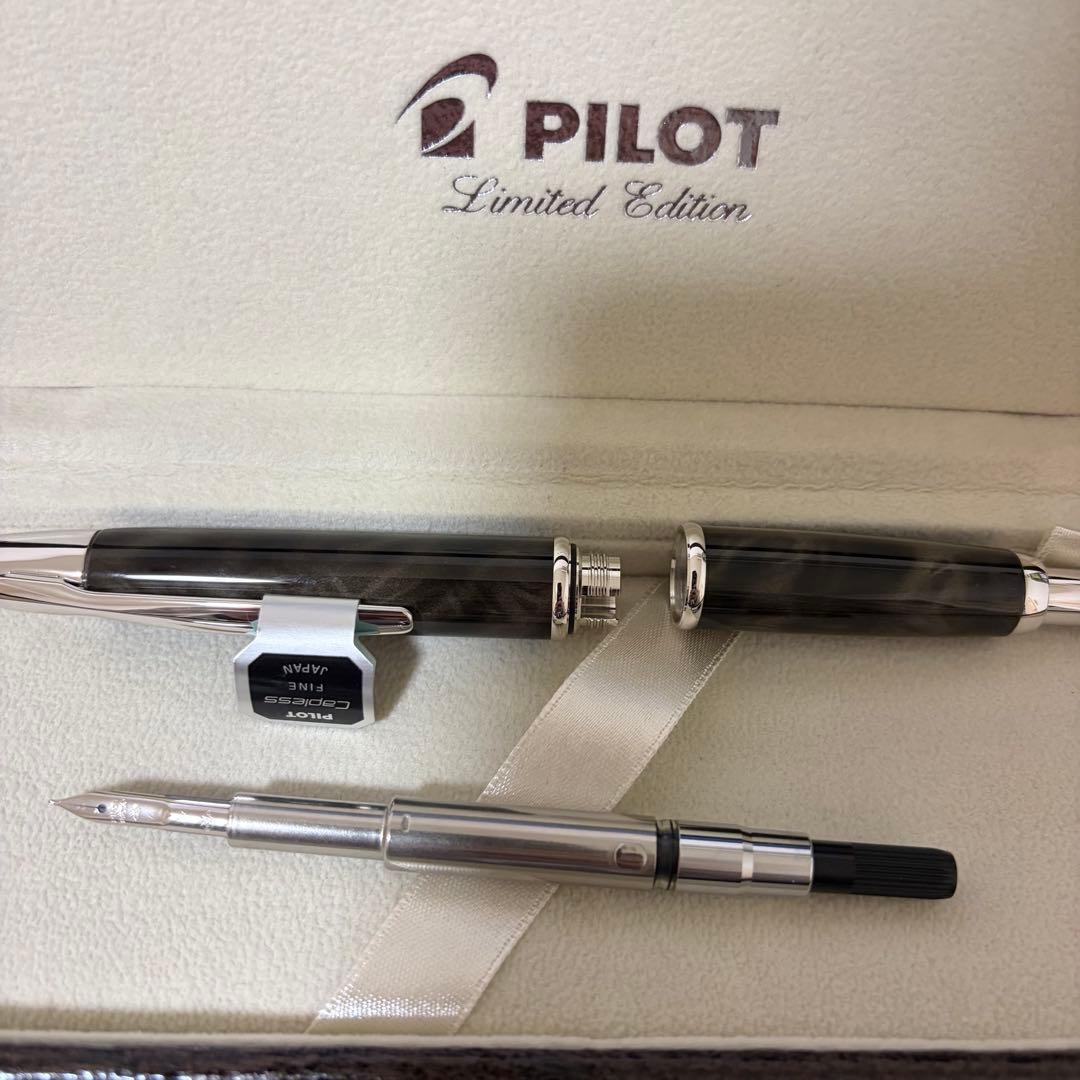 パイロット キャップレス 2012限定 ブラックマーブル　万年筆