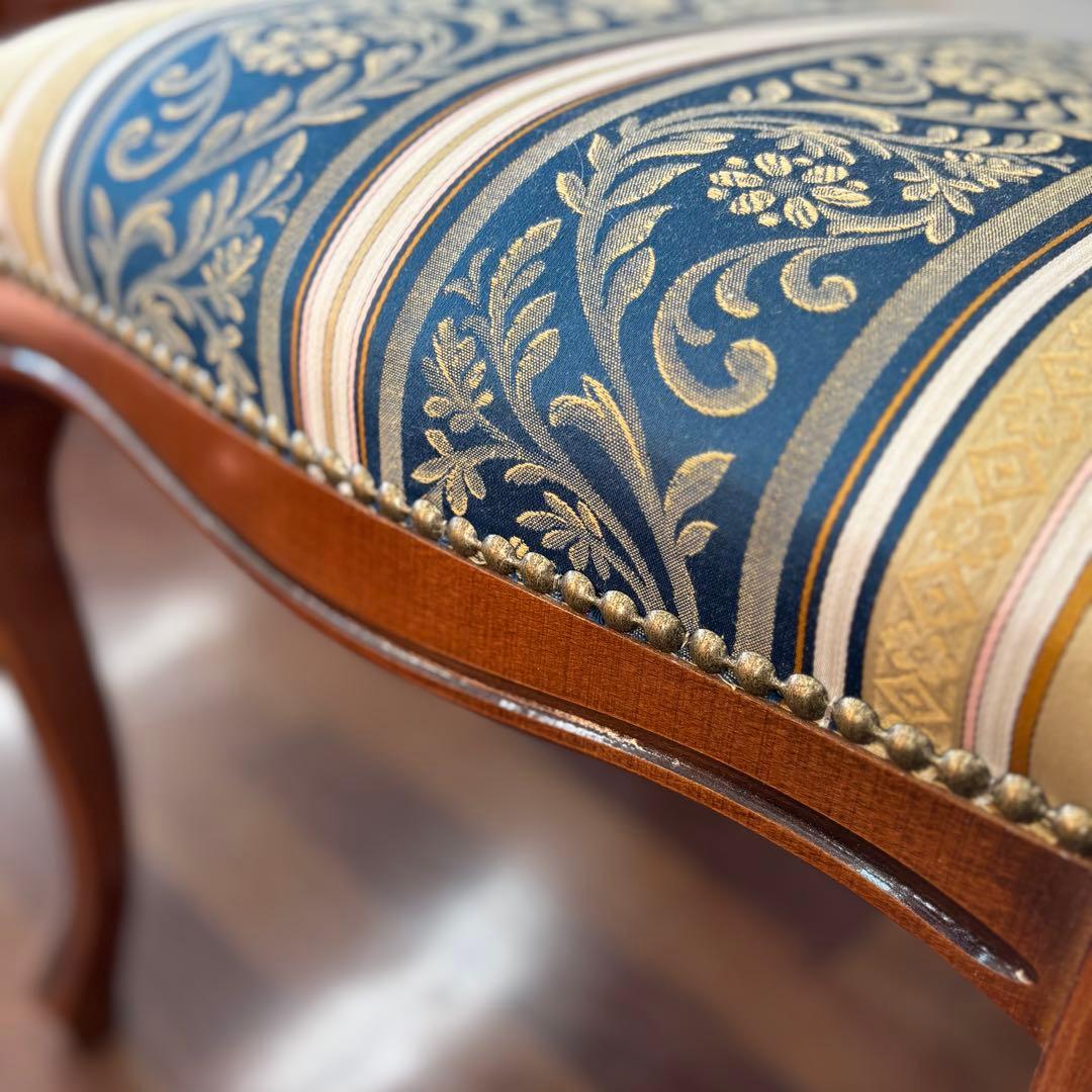 イタリア製　クラシックな木製　ダイニングチェア