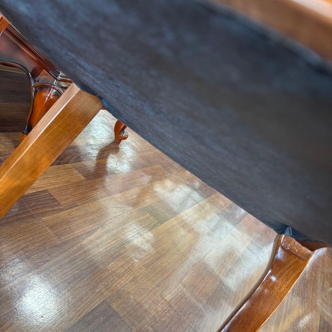 イタリア製　クラシックな木製　ダイニングチェア