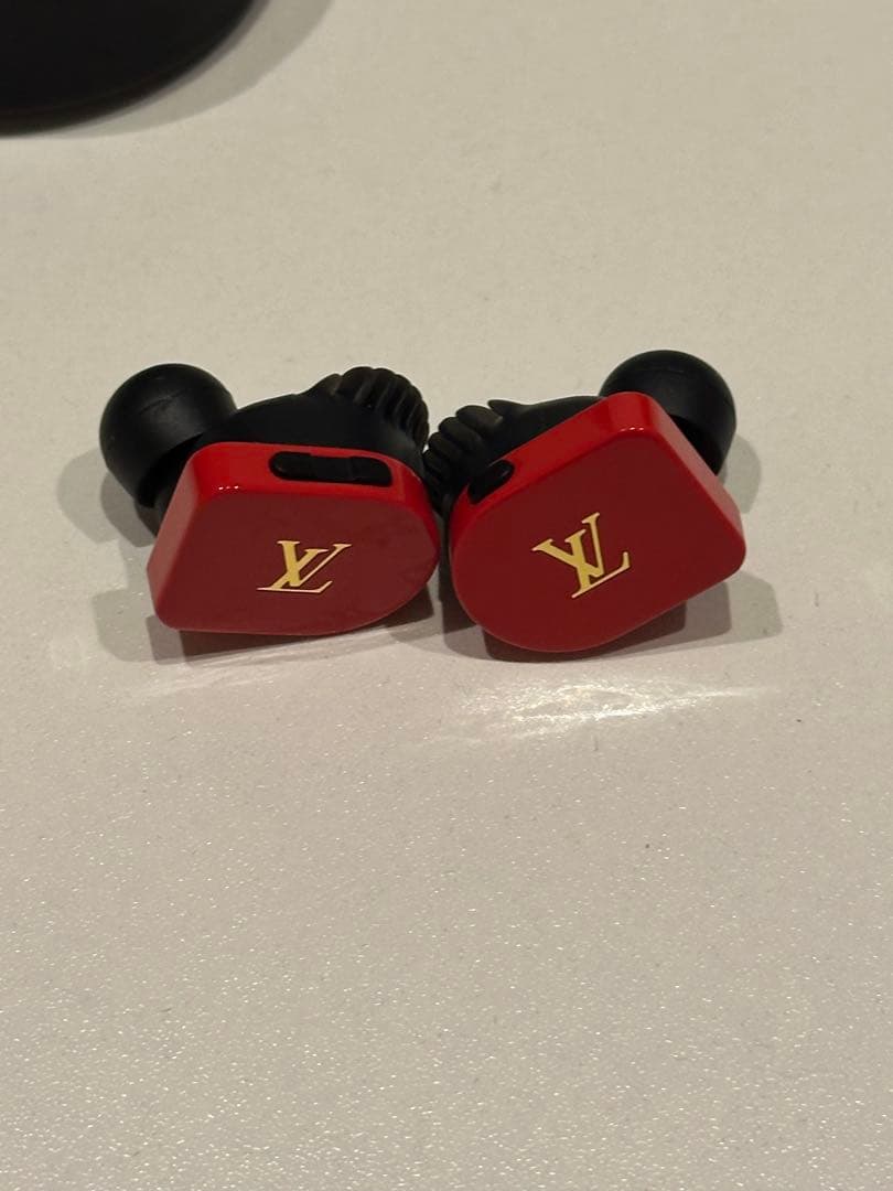 Louis Vuitton ワイヤレスイヤホン レッド