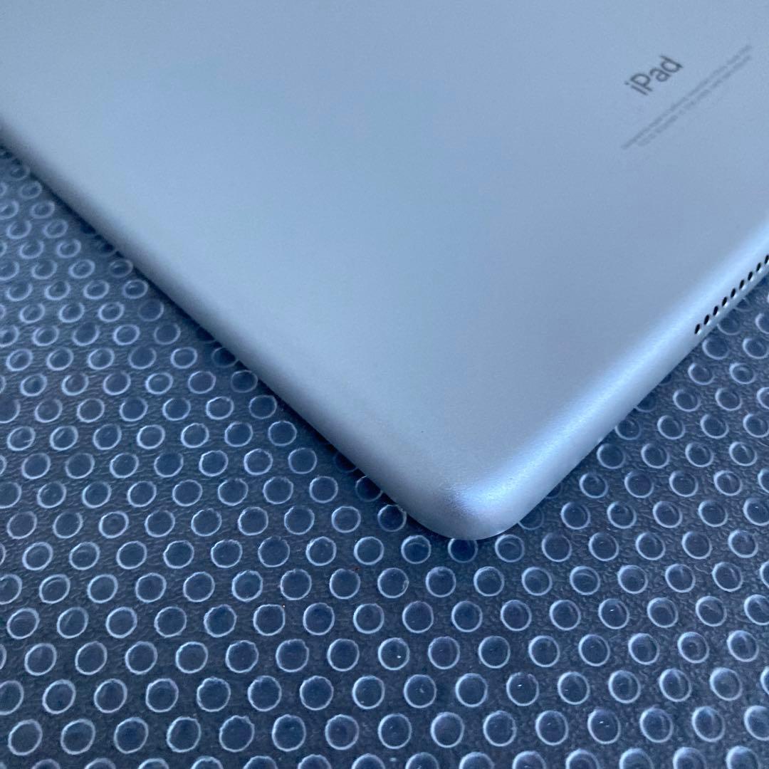 4013【早い者勝ち】外観美品☆iPad6 第6世代 32GB WIFIモデル☆