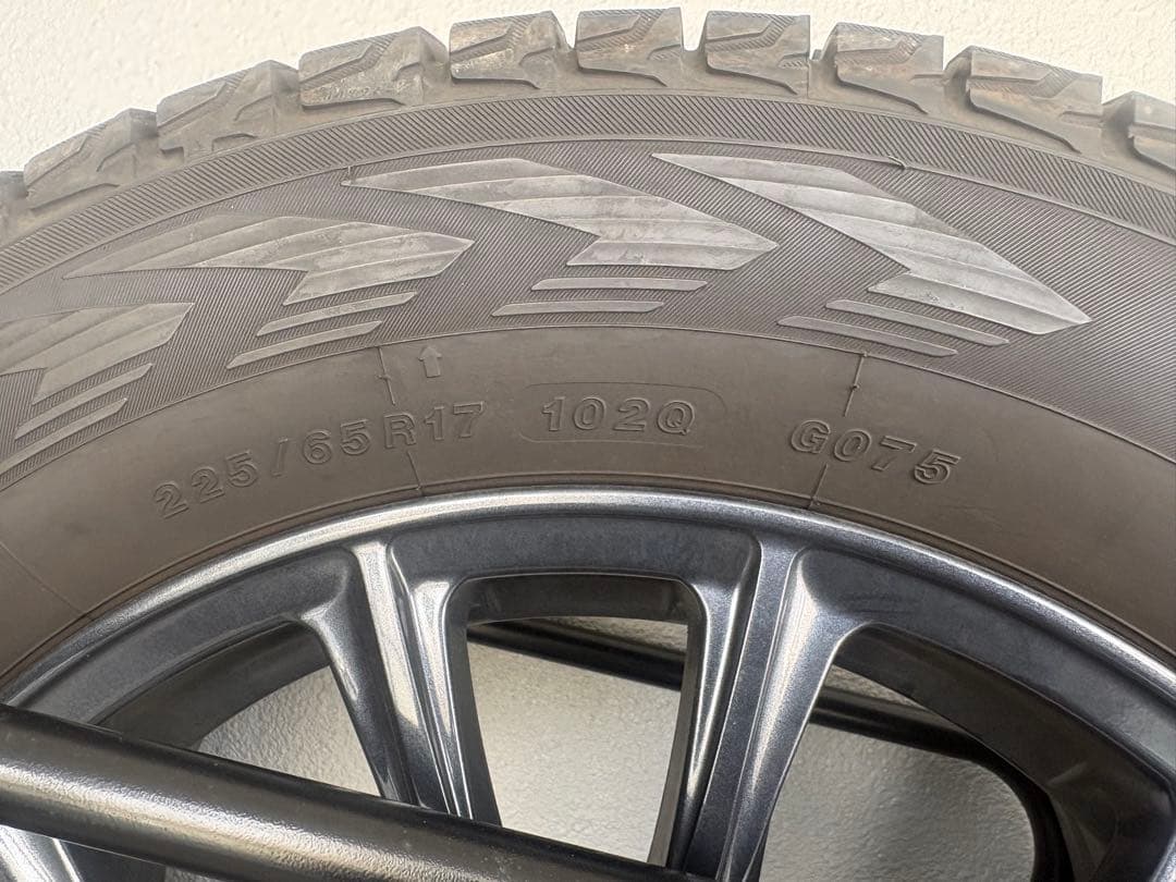 スタッドレスタイヤホイール4本セット　225/65R17