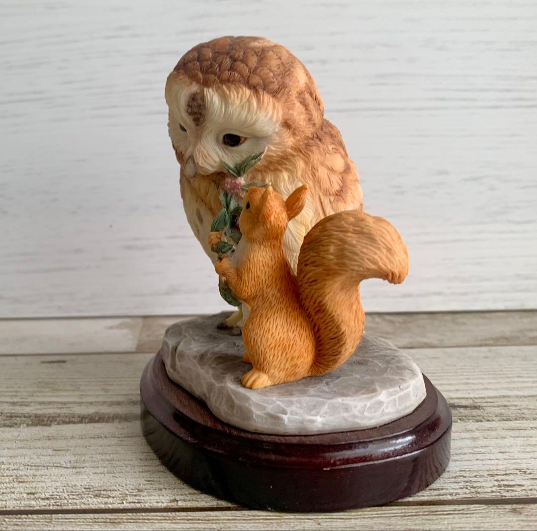 ブラウンじいさまとりすのナトキン 限定版 フィギュリン ピーターラビット 置物