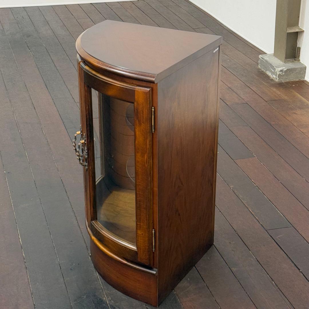 H21K20b カリモク コロニアルシリーズ ガラスコーナーキャビネット