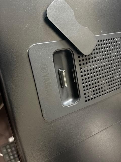 美品　YAMAHA MCR-B142 ミニコンポ おまけiPodつき