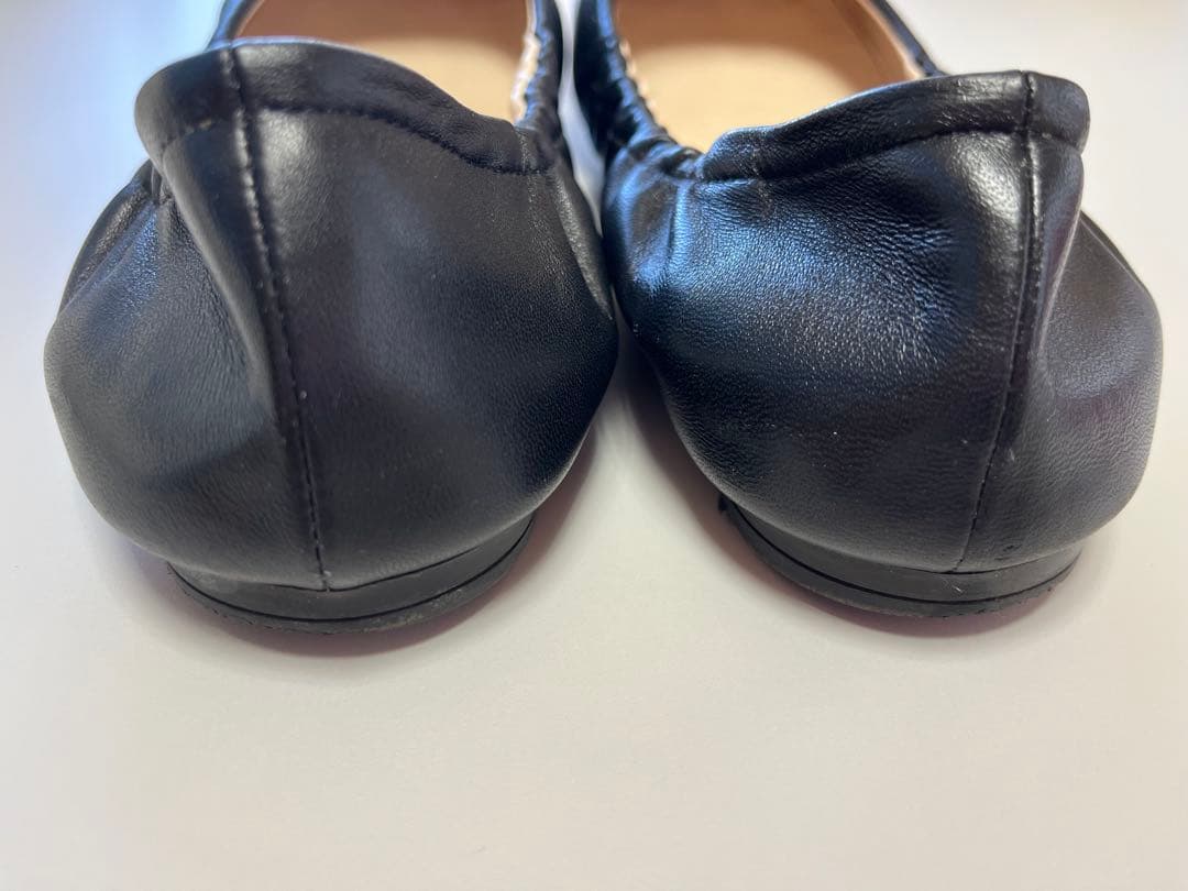 プラダ　パンプス