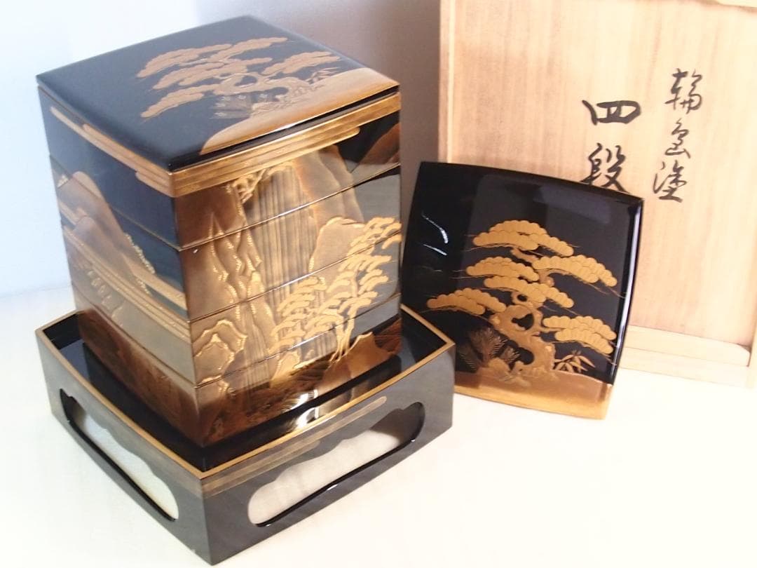 【最高級・極美品】輪島塗 漆芸/堀忠 山水蒔絵 四段重箱 台付き お重/弁当箱