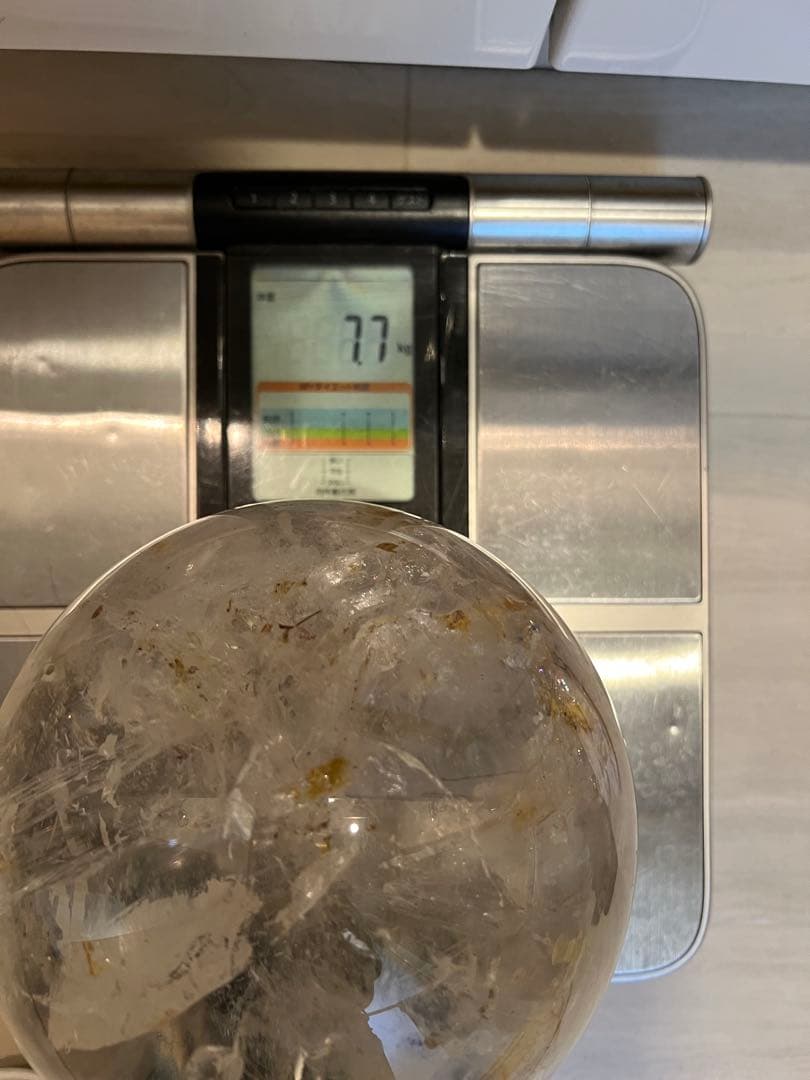 ヒマラヤ水晶　特大　レインボー有り　丸玉　パワーストーン　台座付き